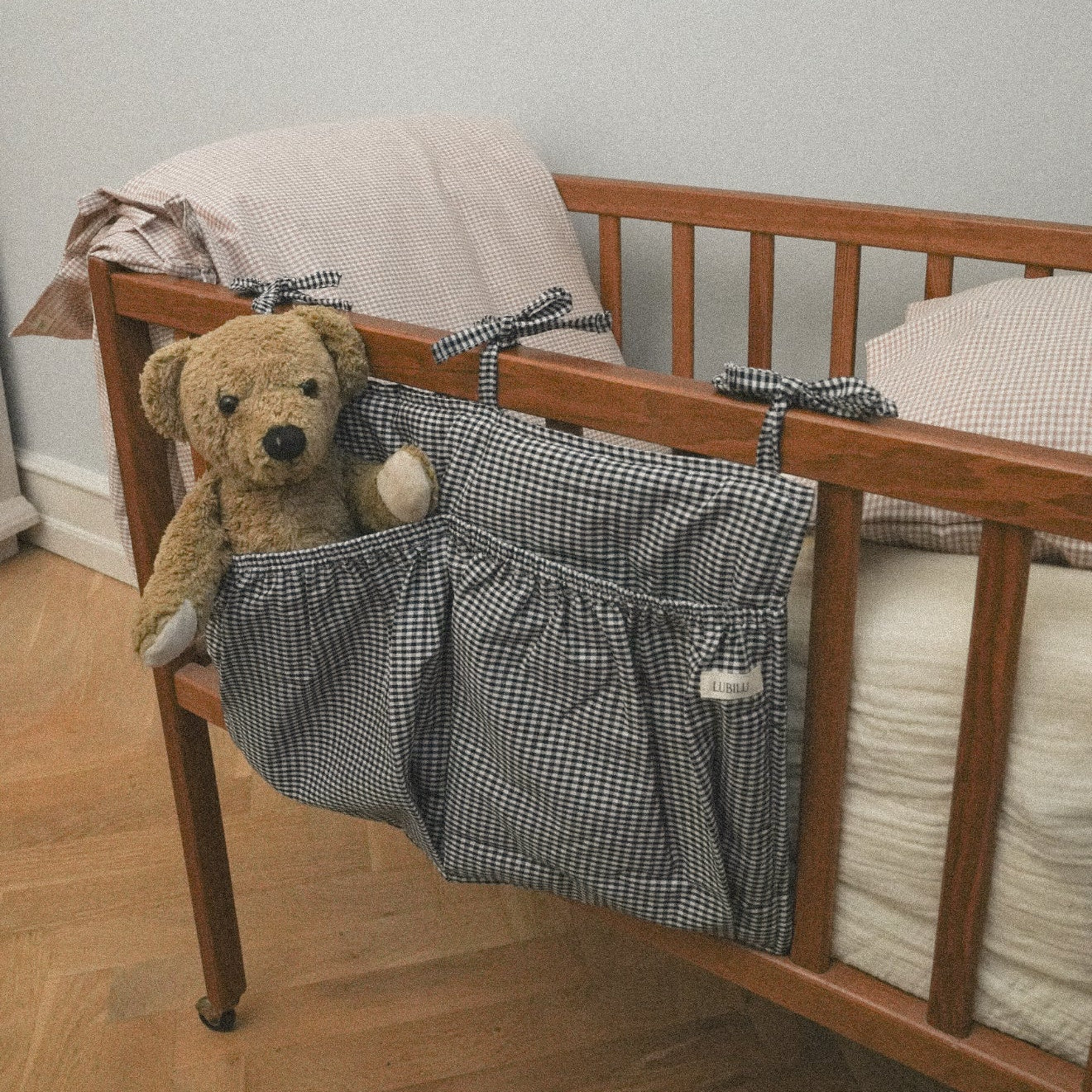 Mini Check Bed Pocket Black