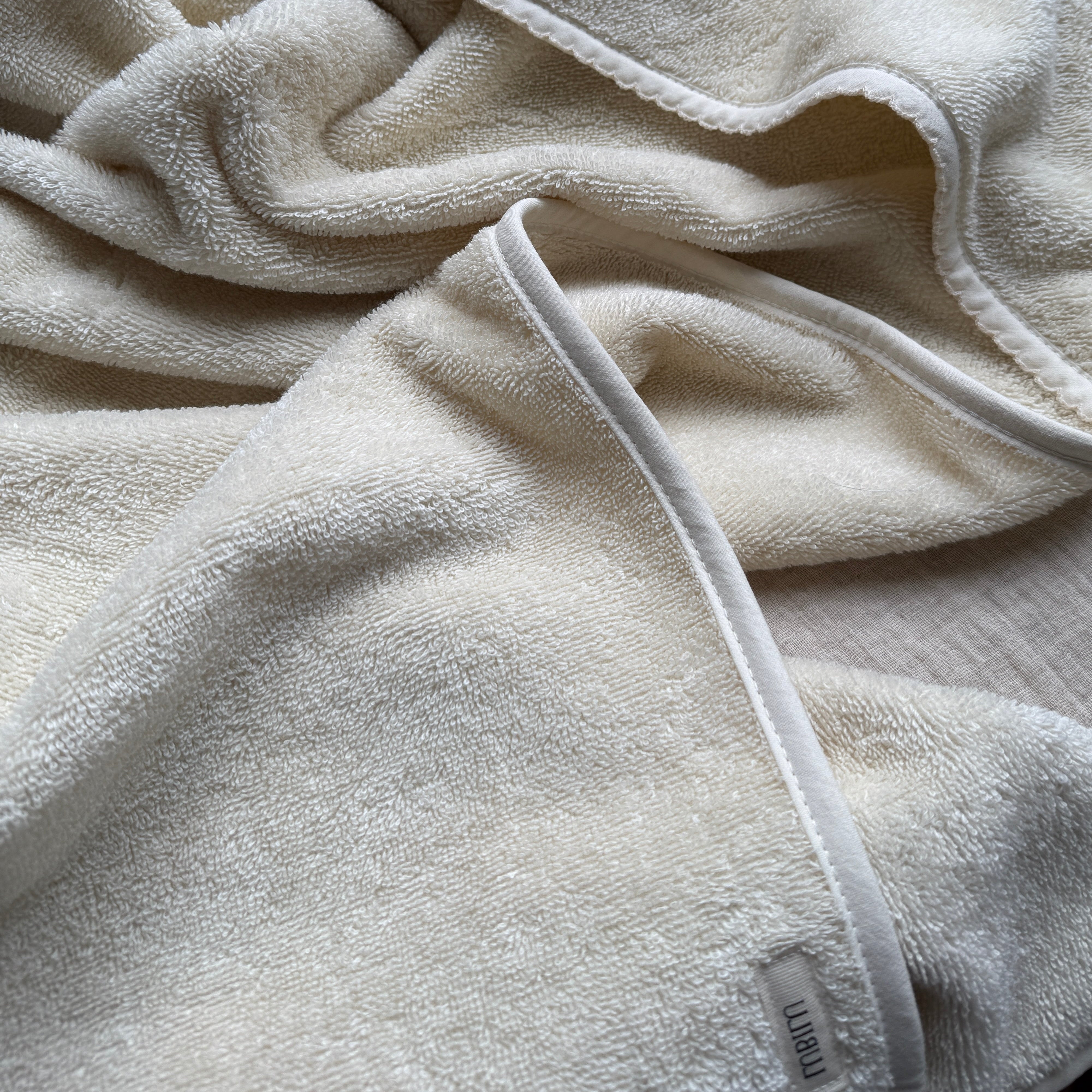 Lubilu Organic Hooded Towel with Edge Detail Creme
