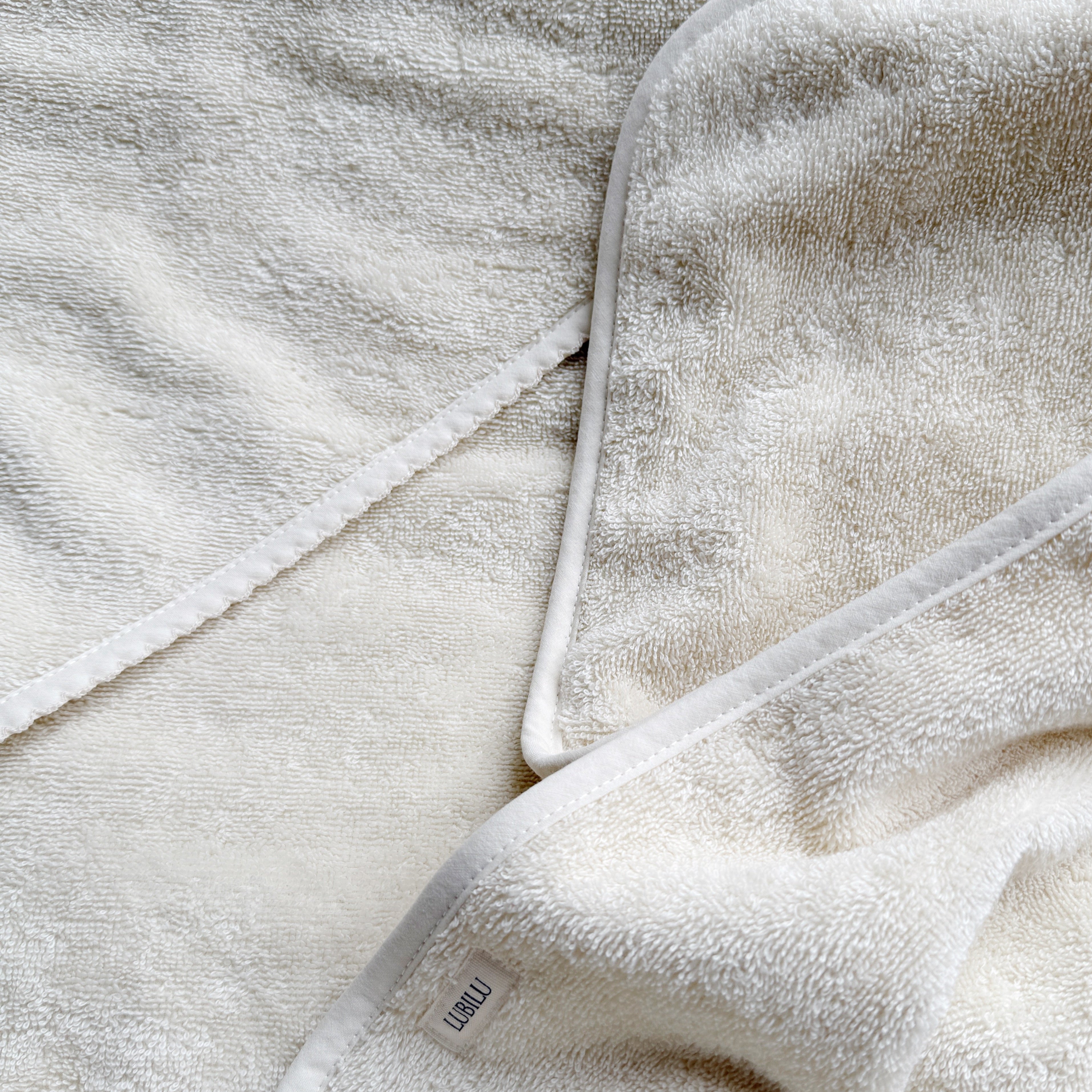 Lubilu Organic Hooded Towel with Edge Detail Creme
