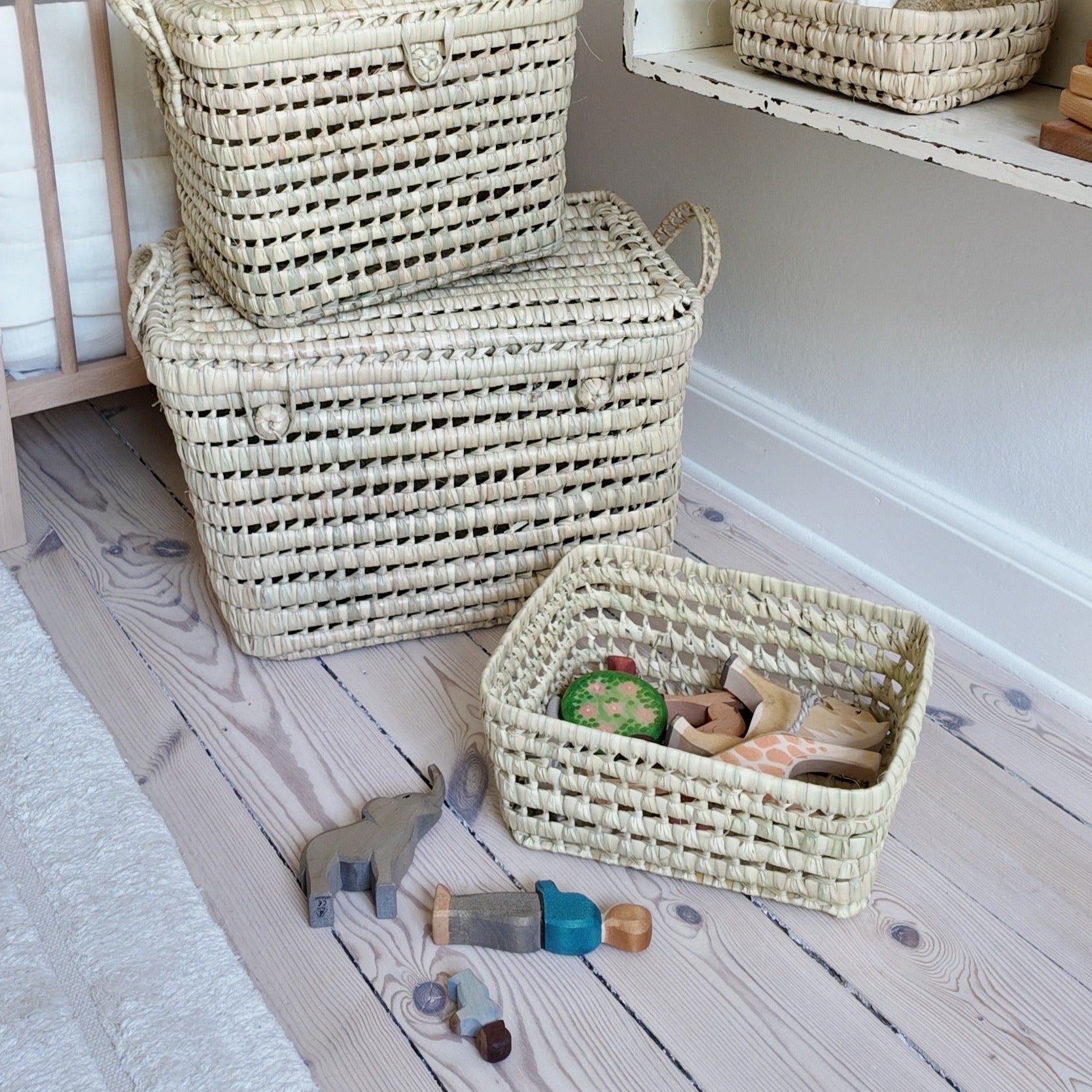 Palm Leaf Basket L31